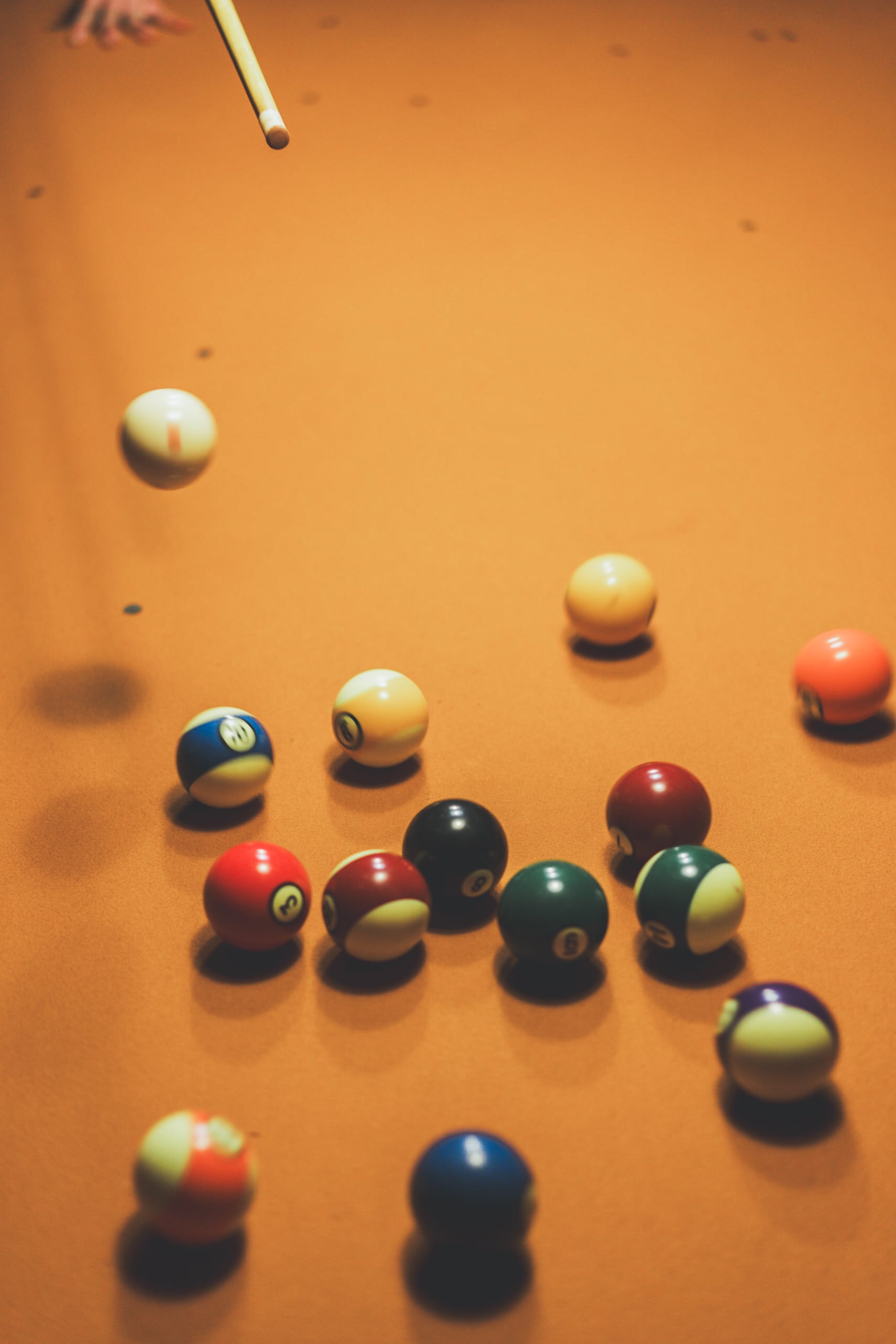 Dynamic 8-ball break shot with balls in motion